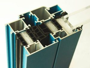 Алюминиевая дверь с терморазрывом GFTD675