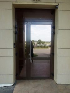 Алюминиевая дверь в подъезд GFTD850
