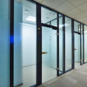 Алюминиевая перегородка Alutech GFTD685 Алюминиевая перегородка Alutech GFTD685